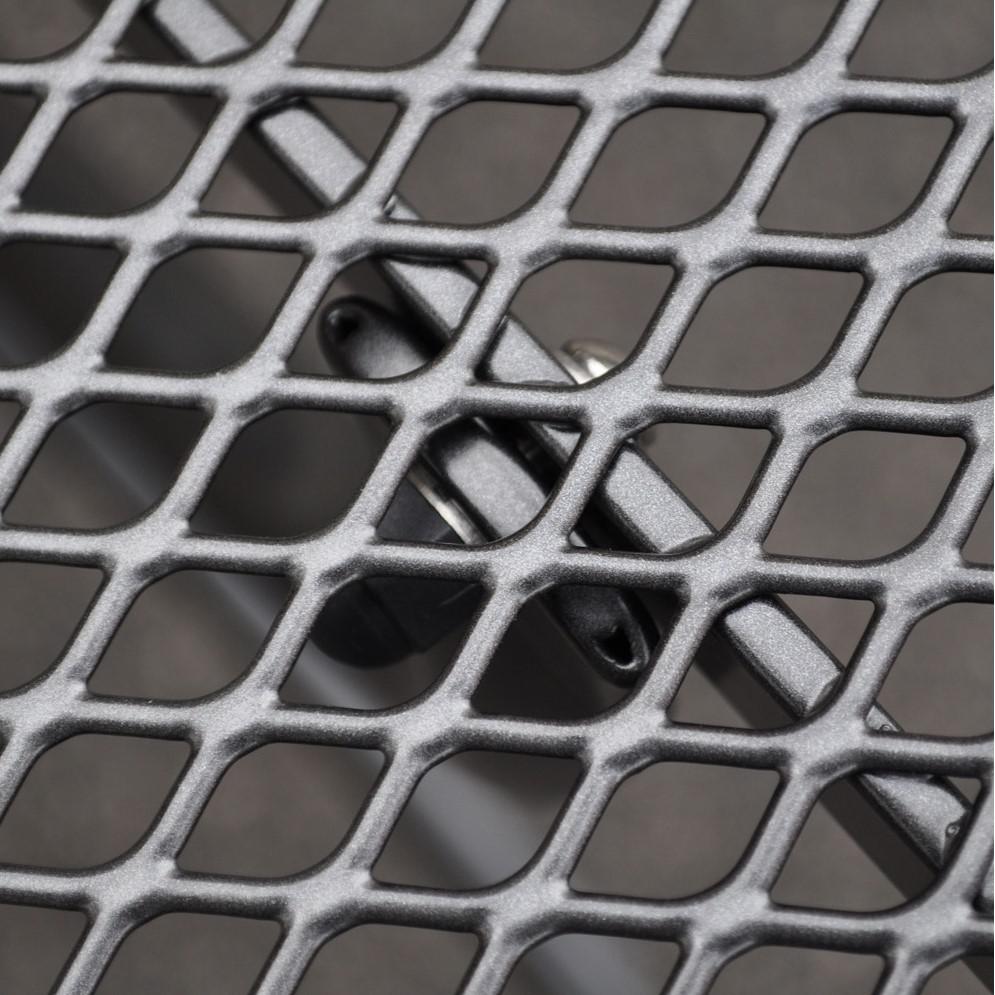 Kettler 48" Round Mesh Outdoor Dining Table w/ Umbrella Hole Close shot