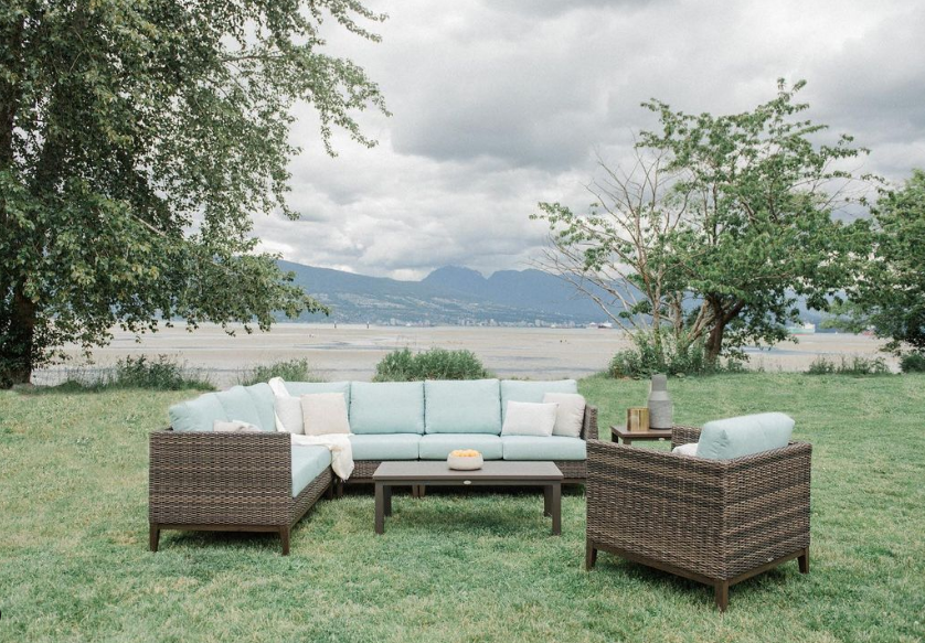 Ratana Santa Cruz Outdoor Love Seat